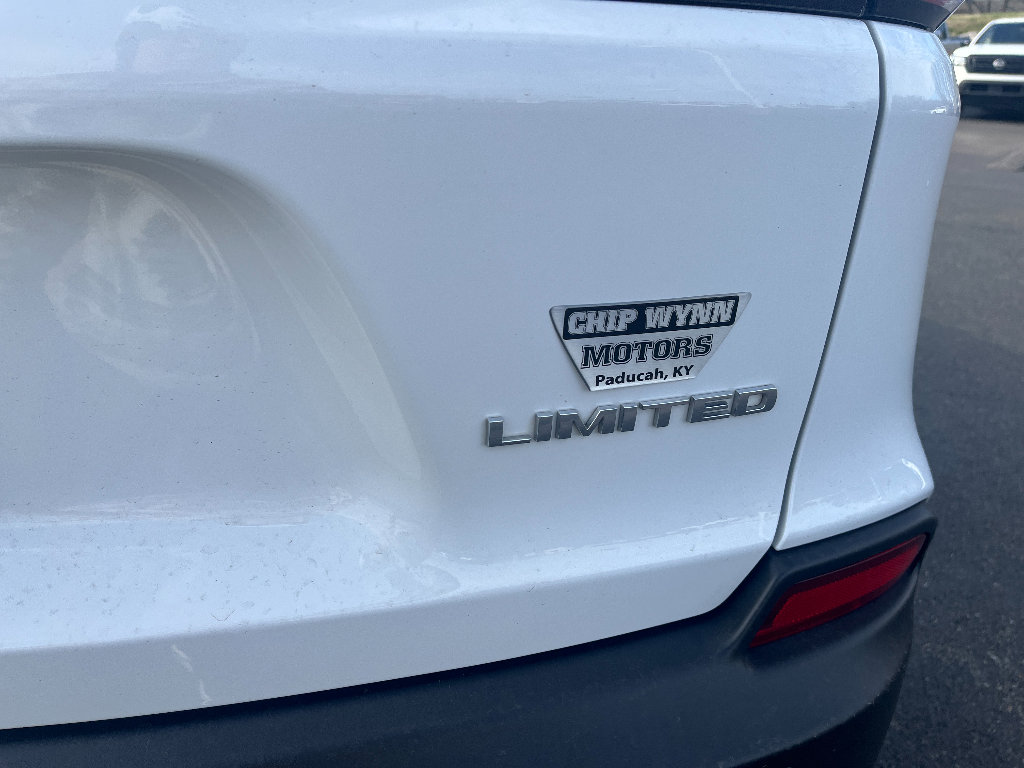 Used 2020 Jeep Cherokee Limited w/ Luxury Group AWD/4WD image 11