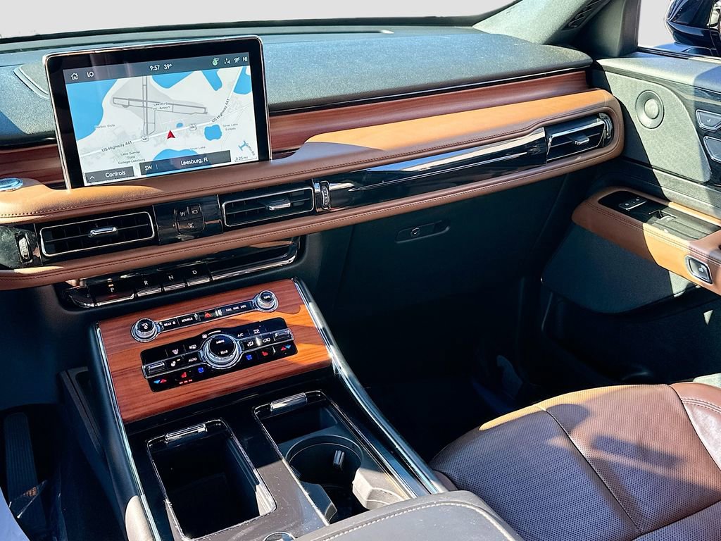 Used 2021 Lincoln Aviator Reserve w/ Elements Package Plus image 25