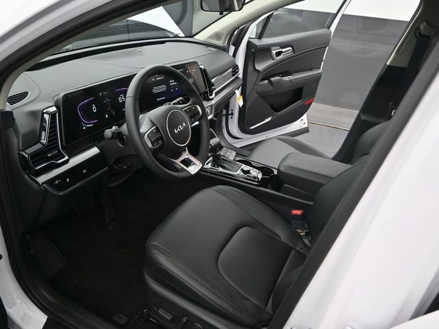 Used 2025 Kia Sportage EX image 4