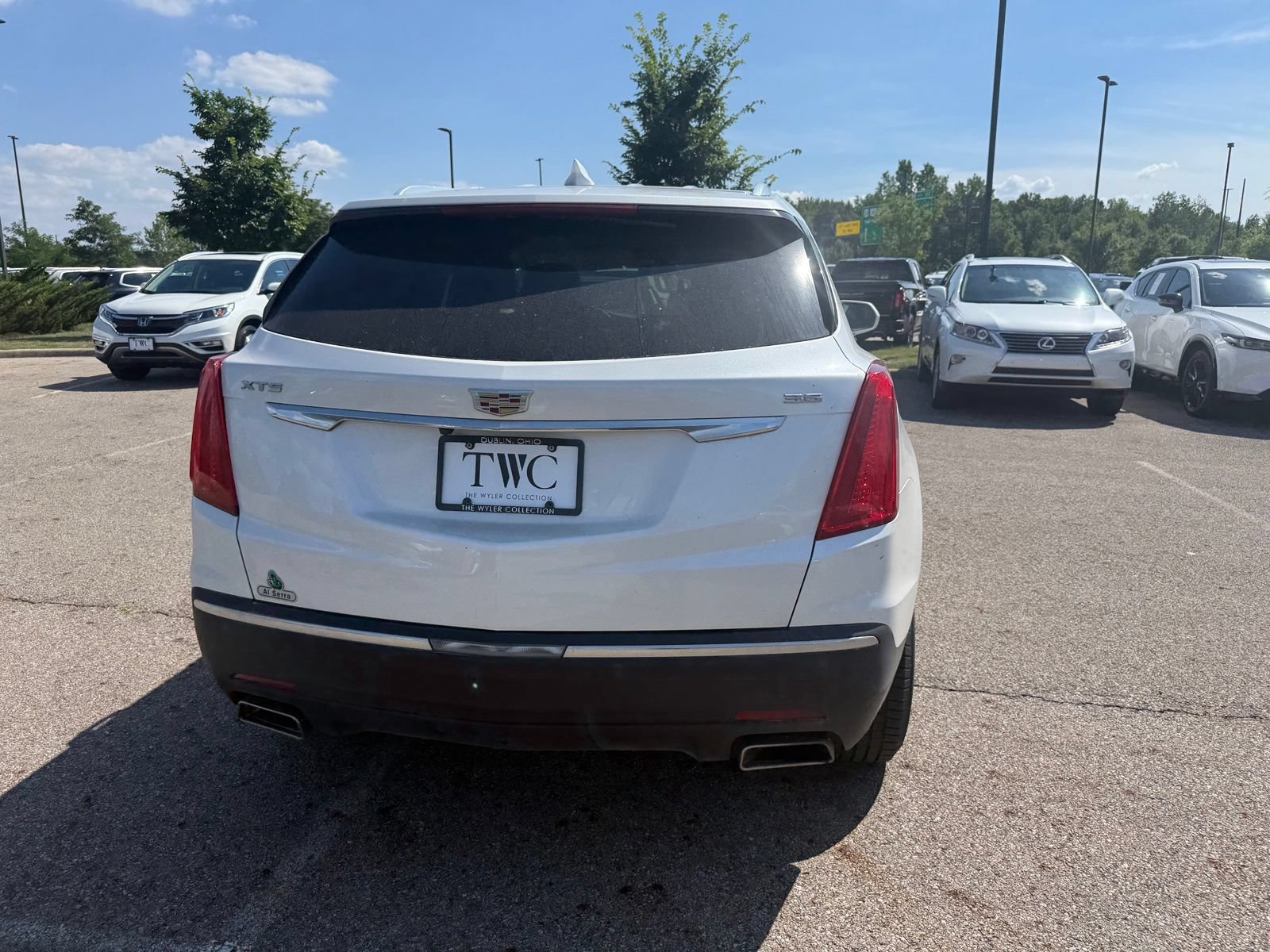 Used 2017 Cadillac XT5 Luxury FWD image 6