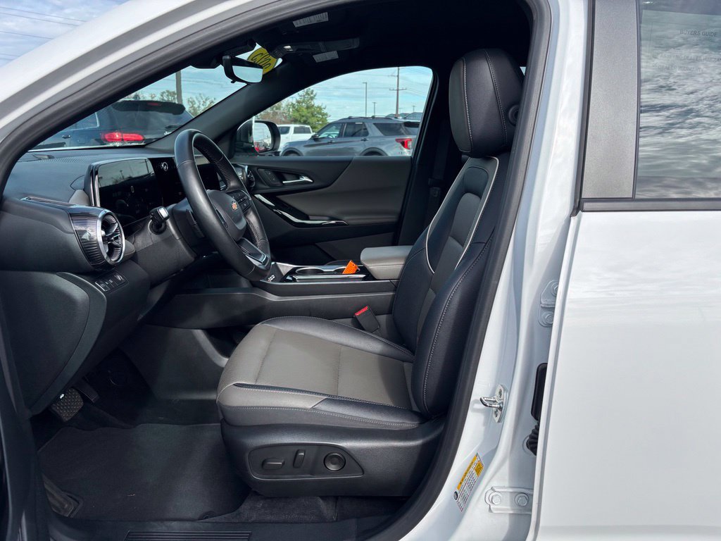 Used 2025 Chevrolet Equinox LT w/ Convenience Package II FWD image 14
