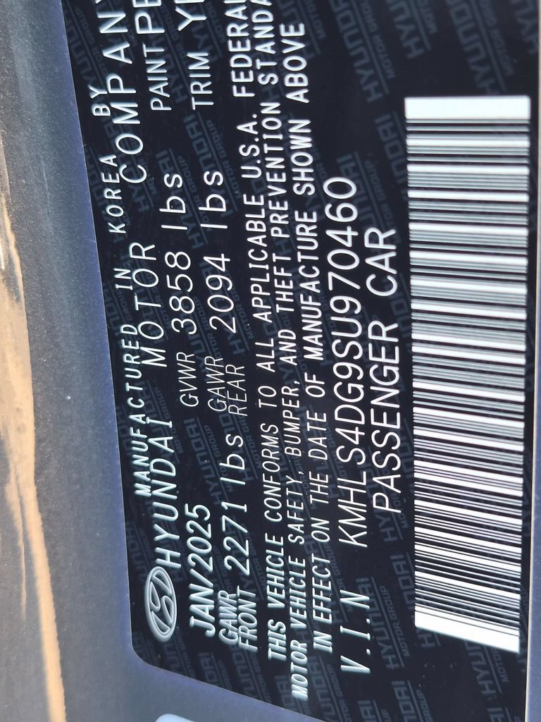Used 2025 Hyundai Elantra SEL FWD image 36