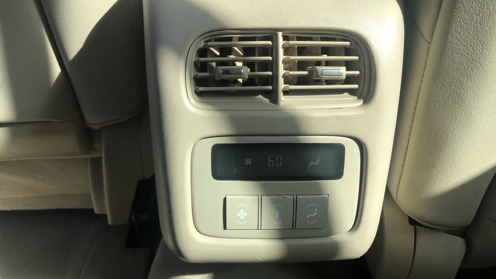 Used 2008 Cadillac DTS image 19