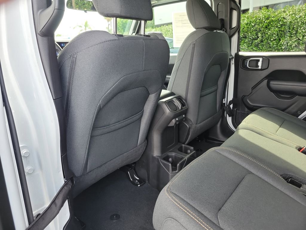 Used 2024 Jeep Gladiator Sport image 13