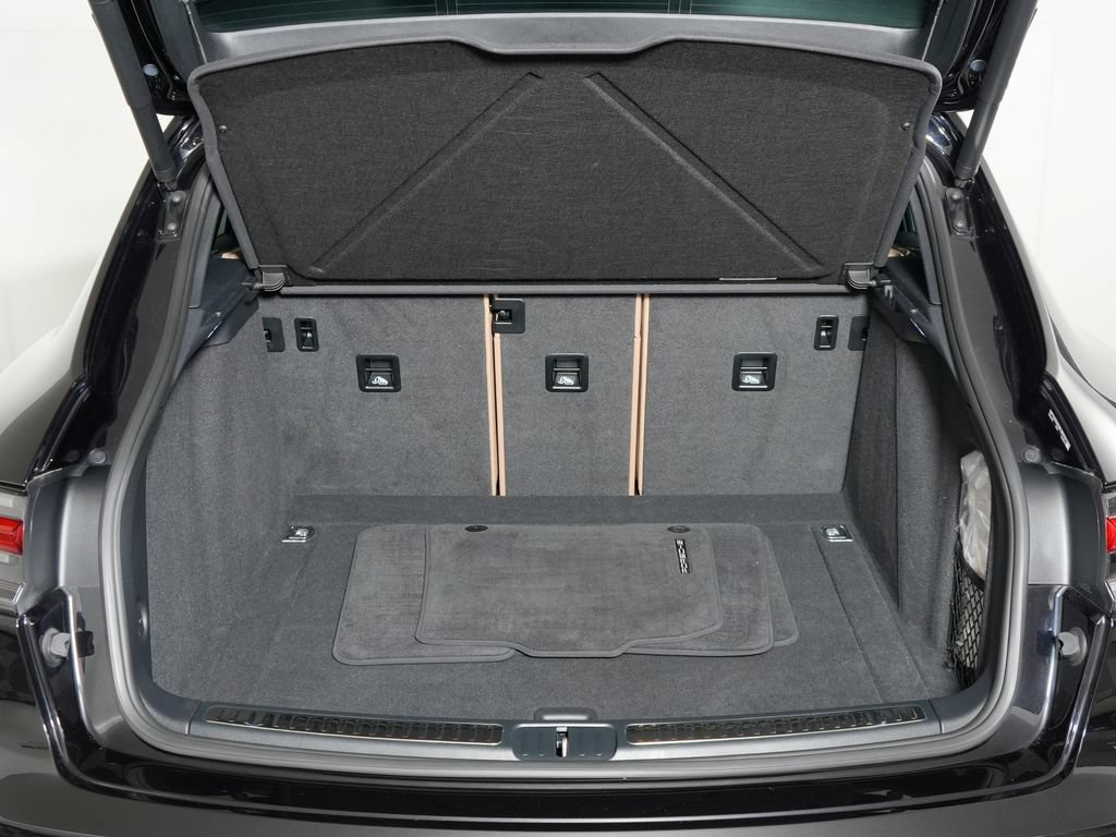 Certified 2024 Porsche Macan w/ Premium Plus Package AWD/4WD image 44
