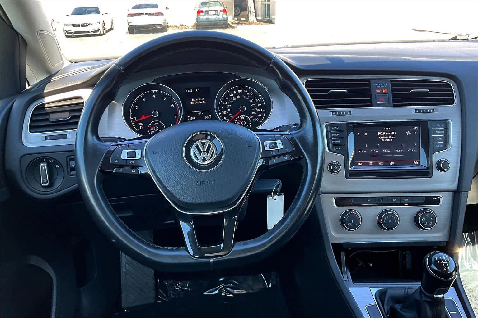 Used 2015 Volkswagen Golf S FWD image 5