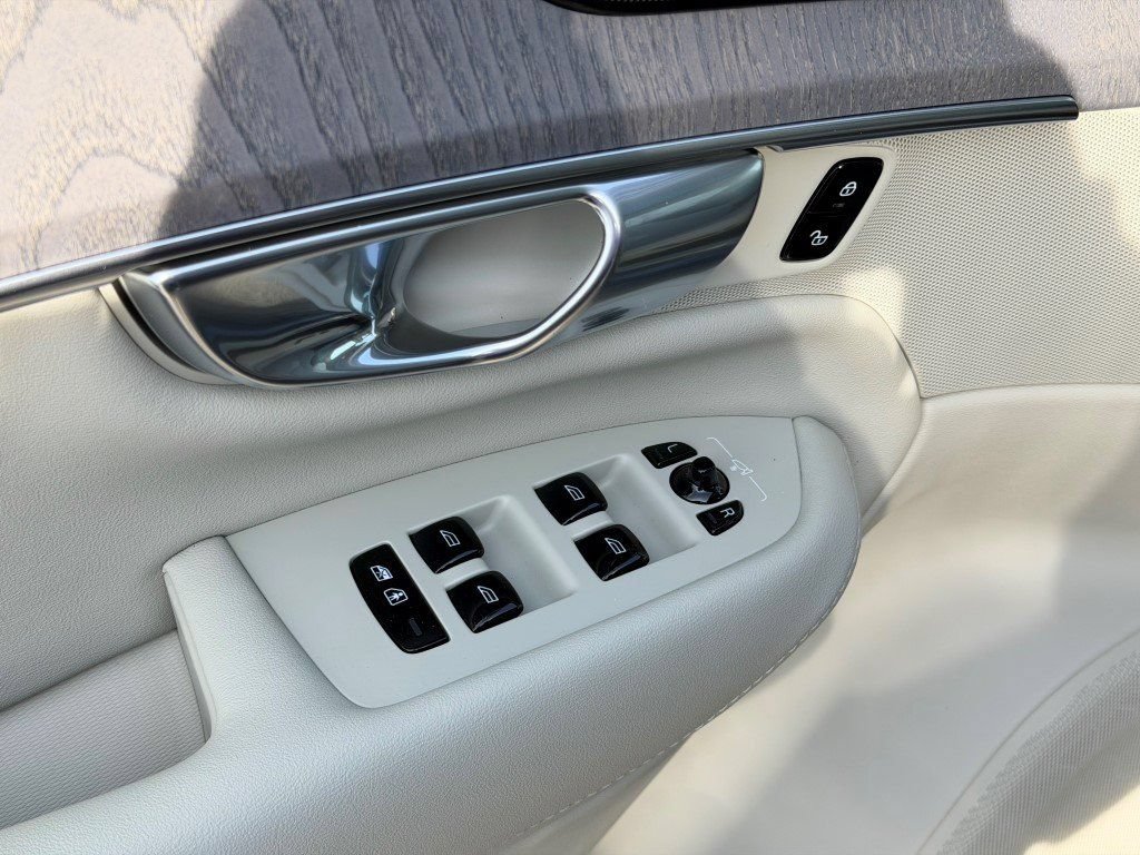 New 2026 Volvo XC90 B6 Ultra w/ Protection Package AWD/4WD image 19