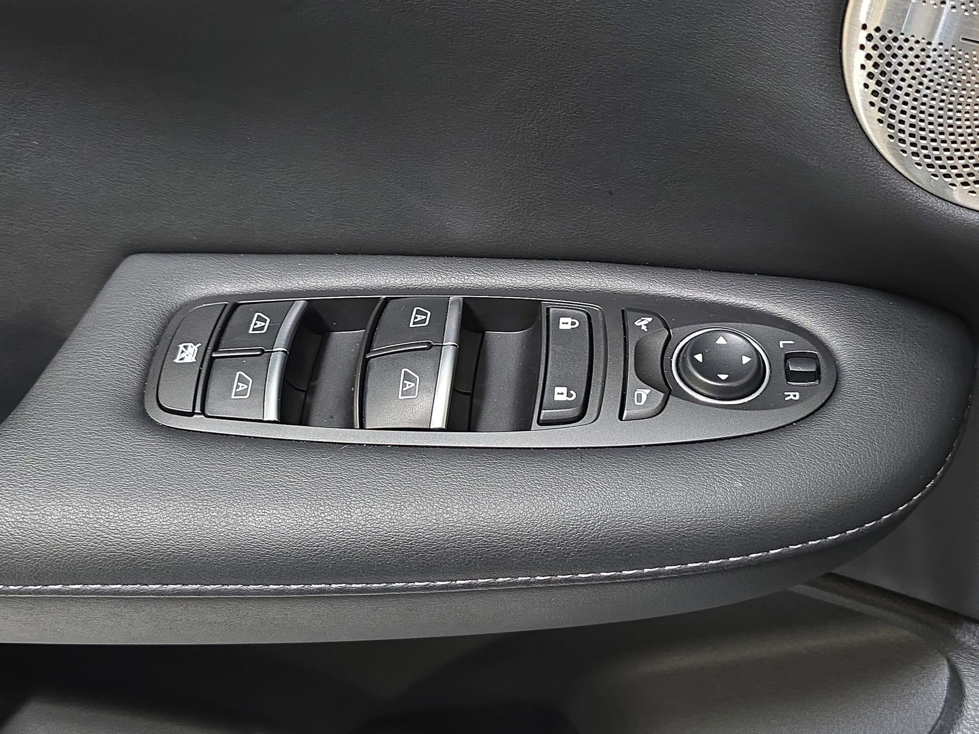 Certified 2025 INFINITI QX50 Luxe w/ Cargo Package image 22