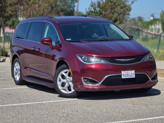Used 2018 Chrysler Pacifica Touring Plus w/ Tire & Wheel Group image 2