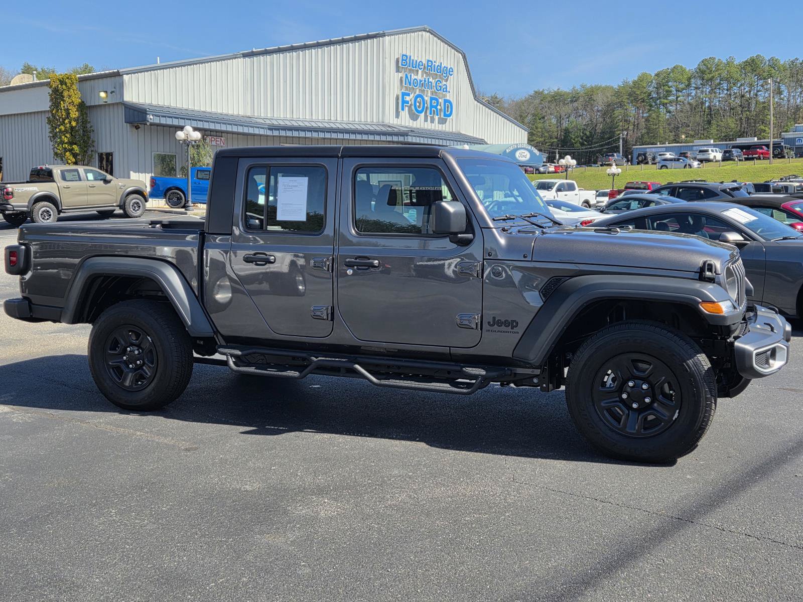 Used 2025 Jeep Gladiator Sport AWD/4WD image 3