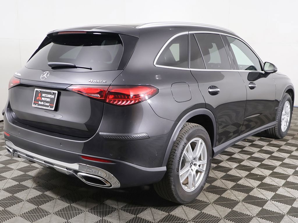 Used 2025 Mercedes-Benz GLC 300 4MATIC image 11