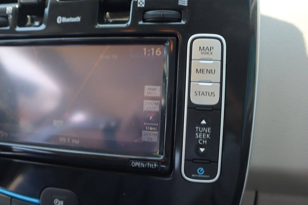 Used 2012 Nissan Leaf SL FWD image 22