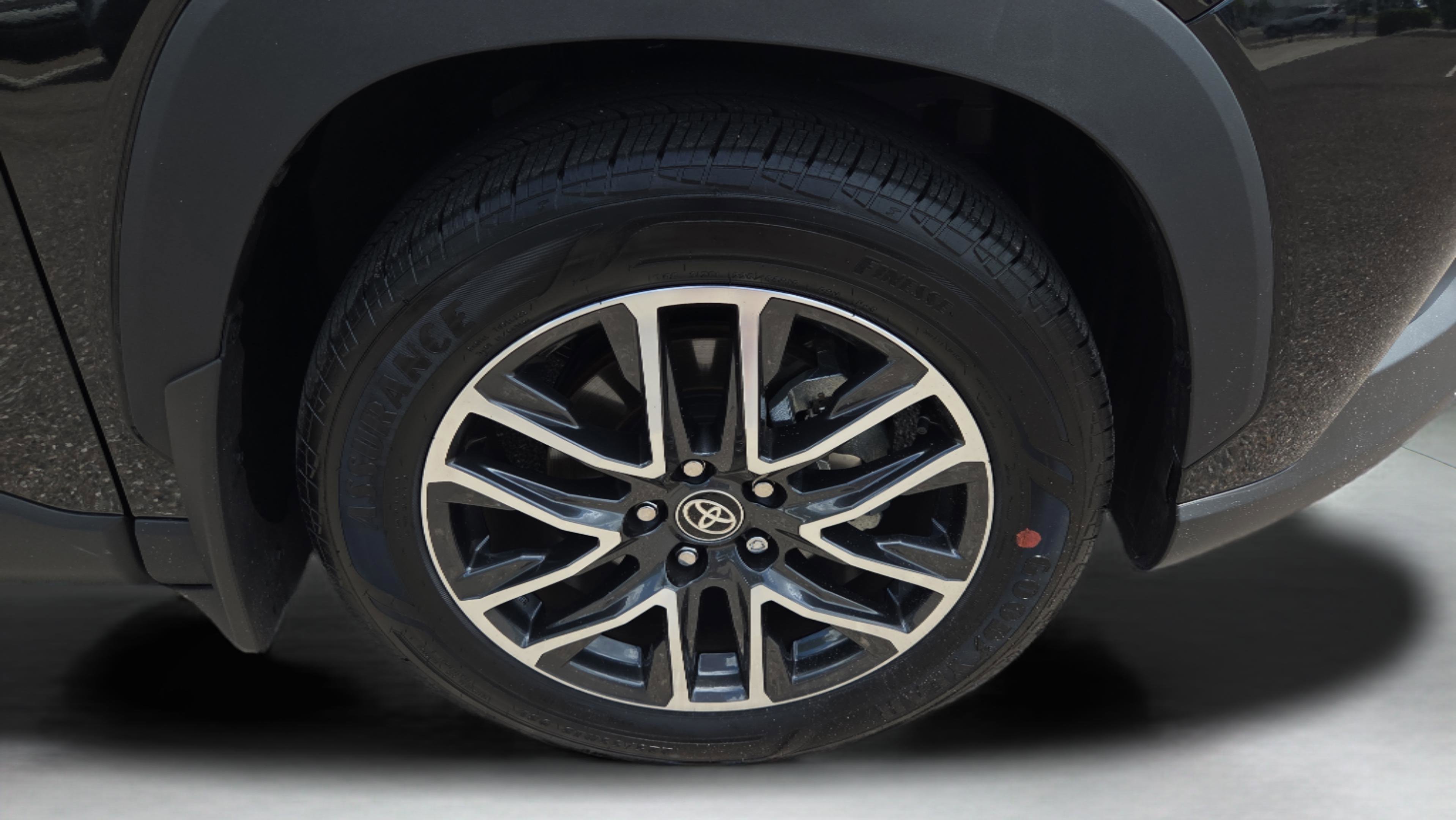 Certified 2026 Toyota Corolla Cross XLE w/ Convenience Package FWD image 35