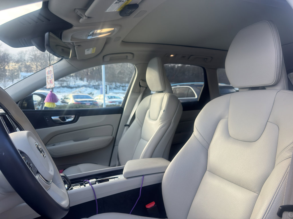 Used 2024 Volvo XC60 T8 Plus w/ Climate Package image 9