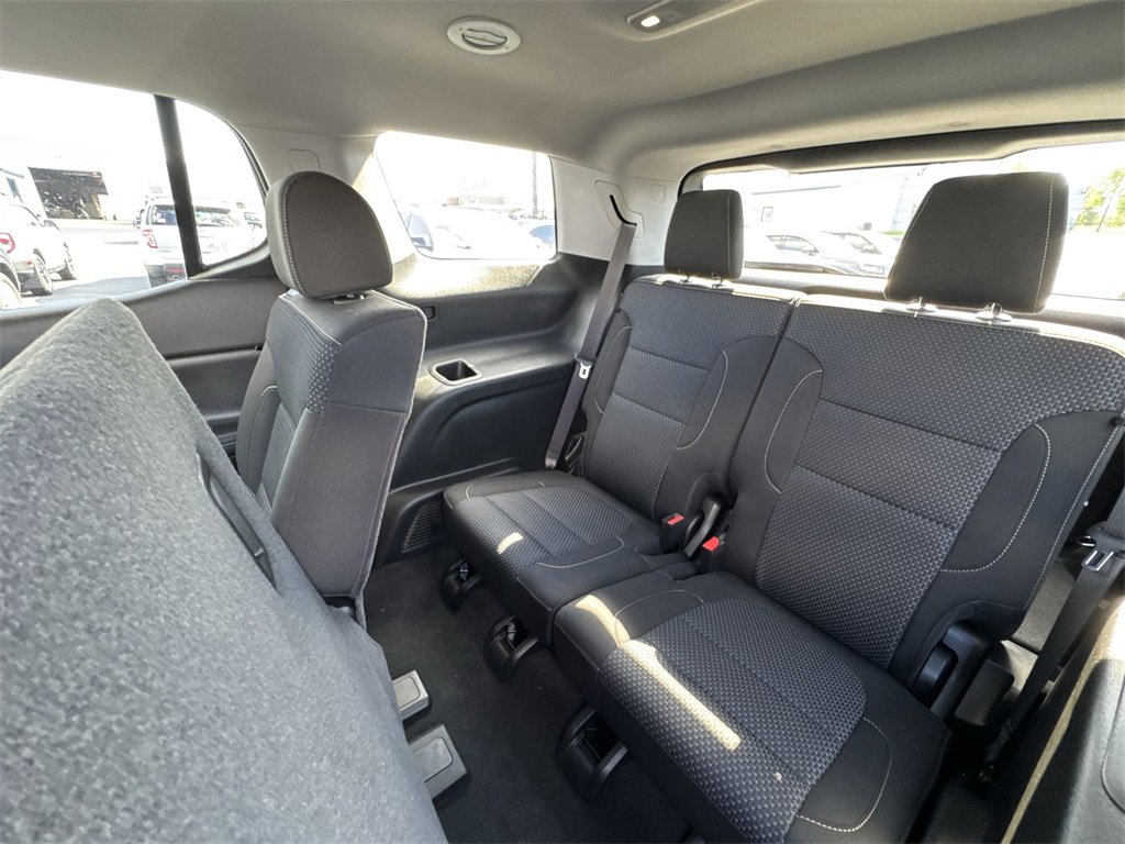 Used 2023 GMC Acadia SLE w/ Driver Convenience Package image 23