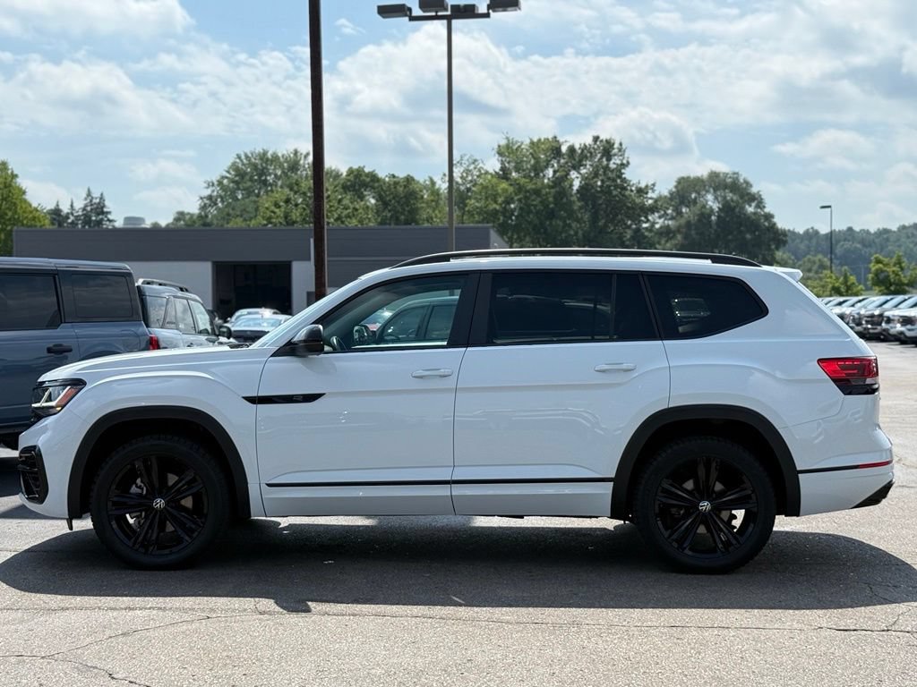 Used 2023 Volkswagen Atlas SEL R-Line AWD/4WD image 39