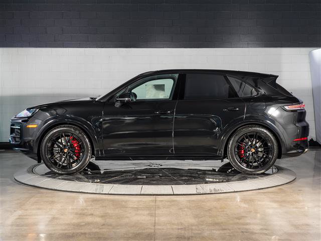 New 2026 Porsche Cayenne S AWD/4WD image 2