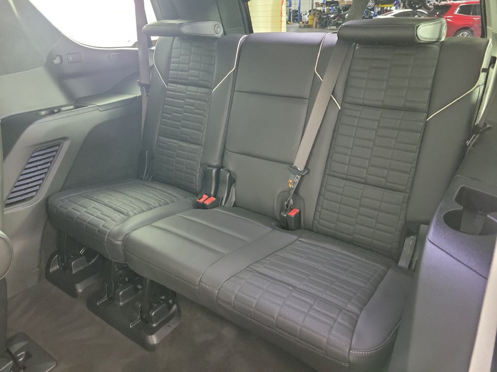 Used 2025 Cadillac Escalade Sport Platinum AWD/4WD image 12