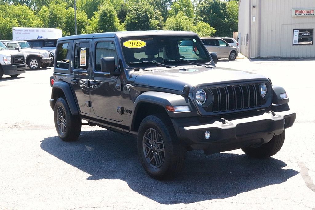Used 2025 Jeep Wrangler Unlimited Sport AWD/4WD image 3