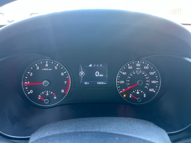 Used 2018 Kia Optima LX w/ 17" Alloy Wheels Package FWD image 9