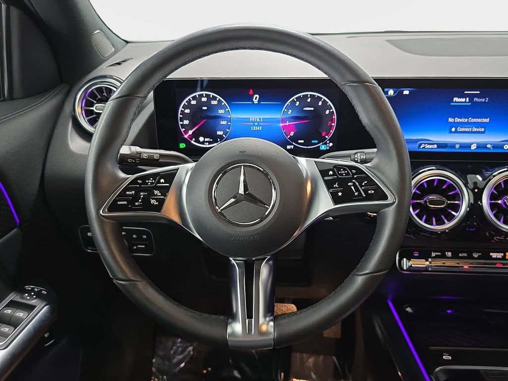 Used 2025 Mercedes-Benz GLA 250 4MATIC image 13