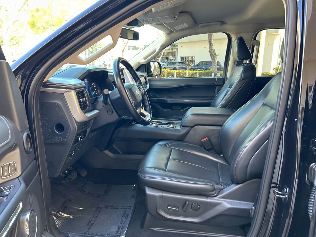 Used 2024 Ford Expedition Max XLT image 5