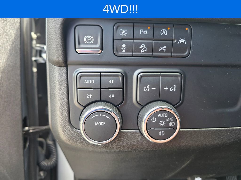 Used 2025 Chevrolet Suburban Z71 AWD/4WD image 15