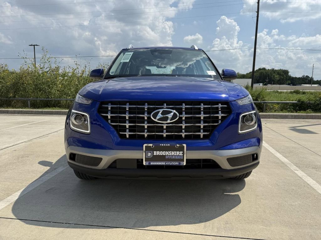 New 2025 Hyundai Venue Limited image 2