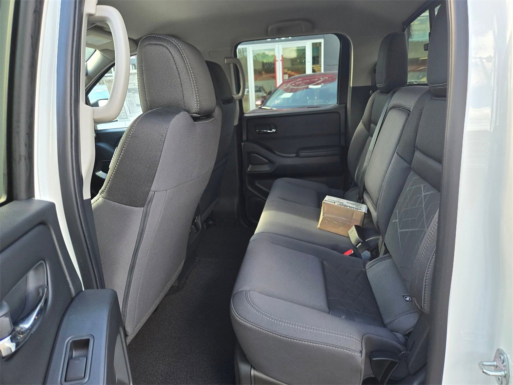 New 2025 Nissan Frontier SV w/ SV Convenience Package image 5