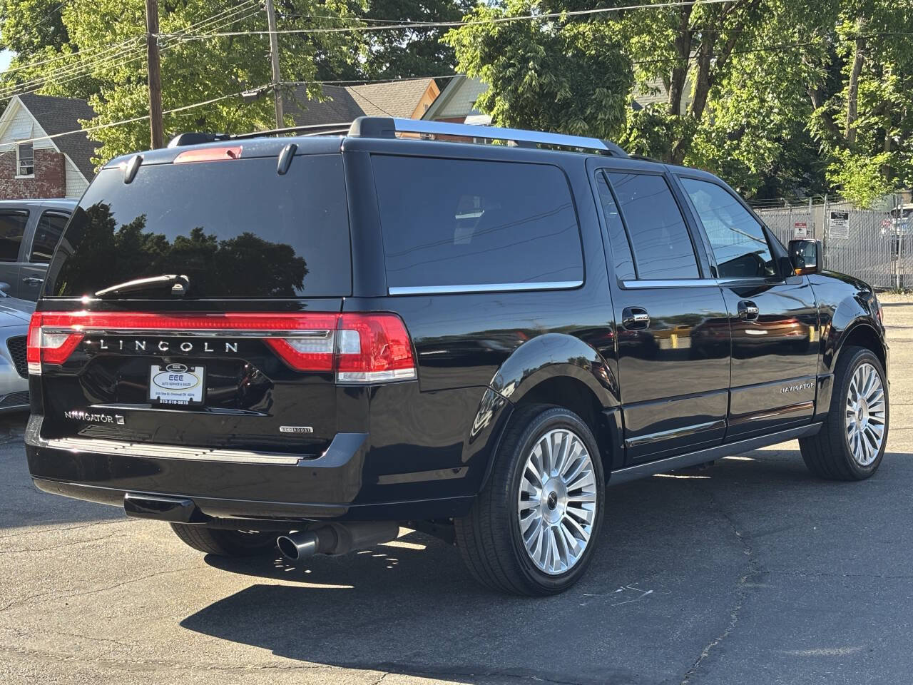 Used 2016 Lincoln Navigator L Reserve AWD/4WD image 8