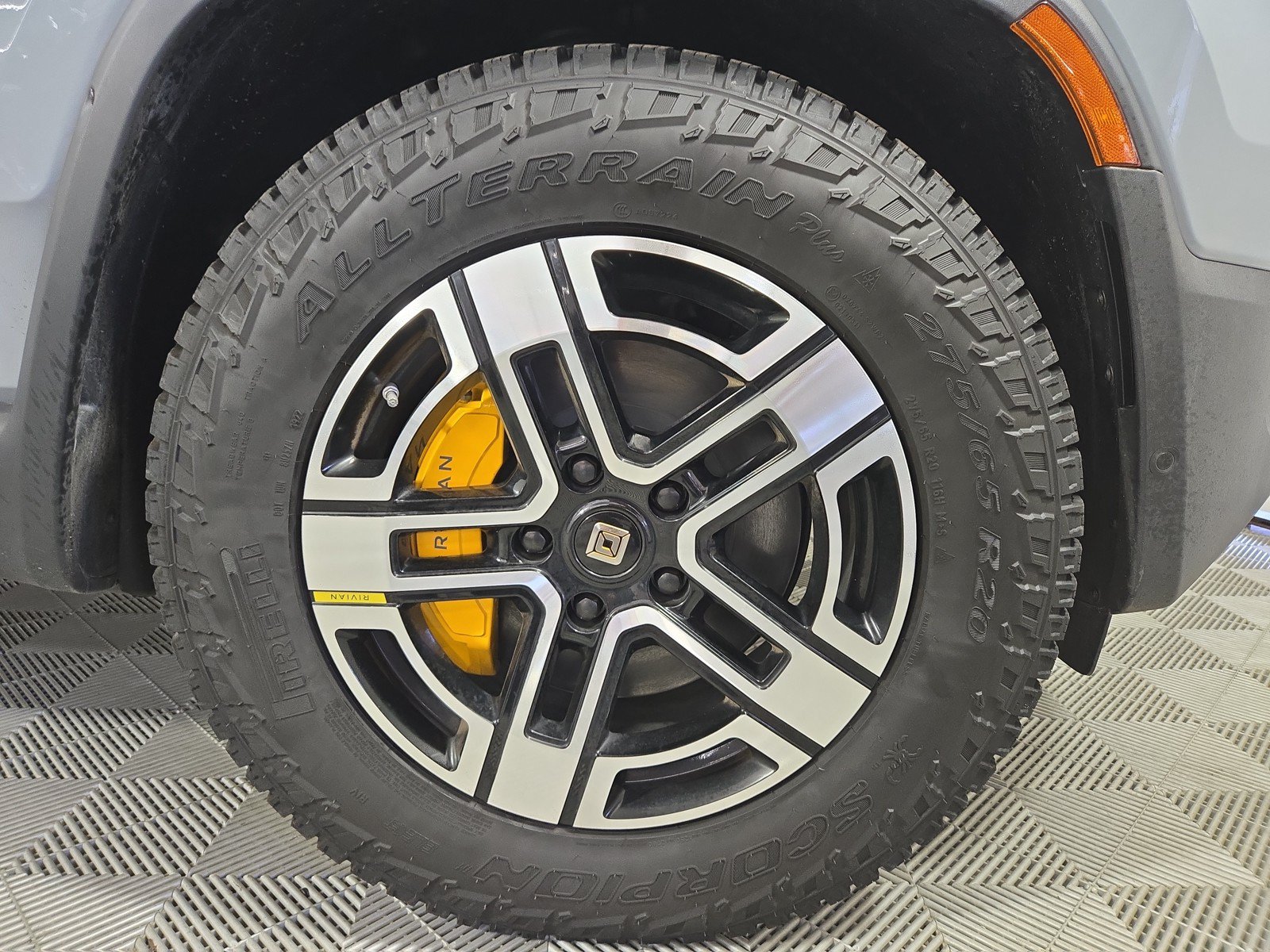 Used 2023 Rivian R1T Adventure AWD/4WD image 11