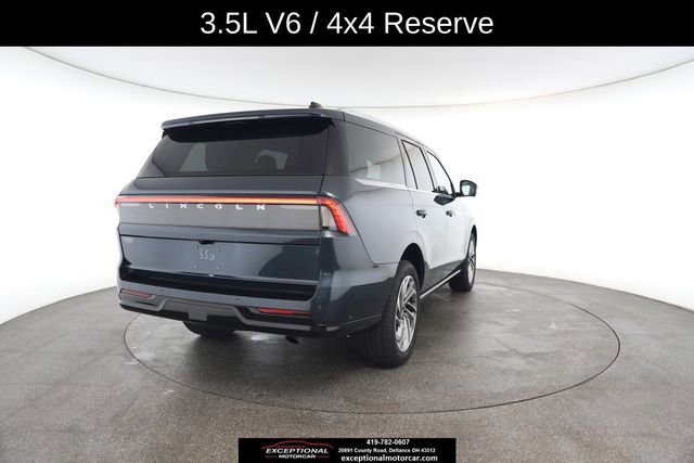 Used 2025 Lincoln Navigator Reserve image 16