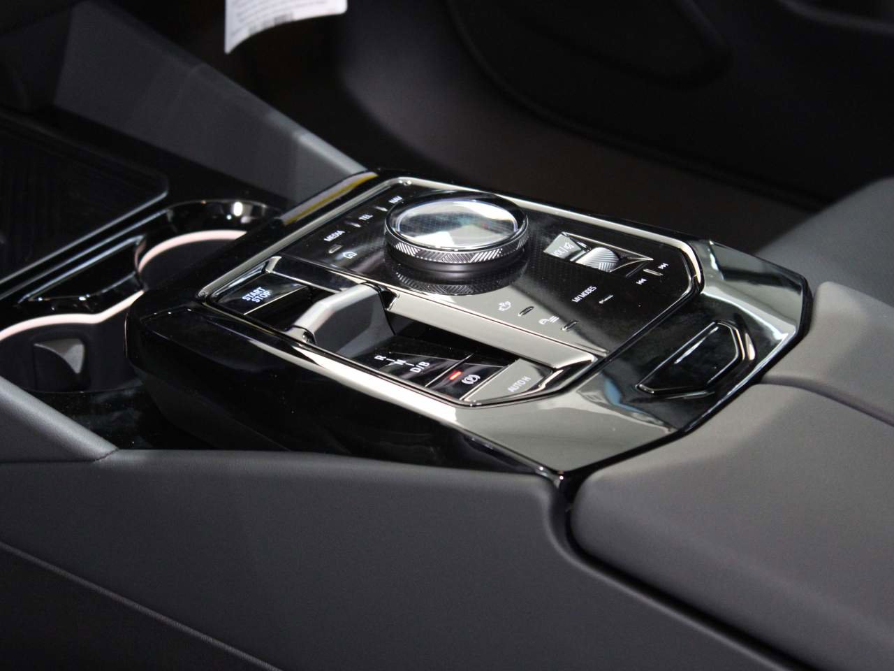 Used 2024 BMW i5 eDrive40i w/ Premium Package image 13