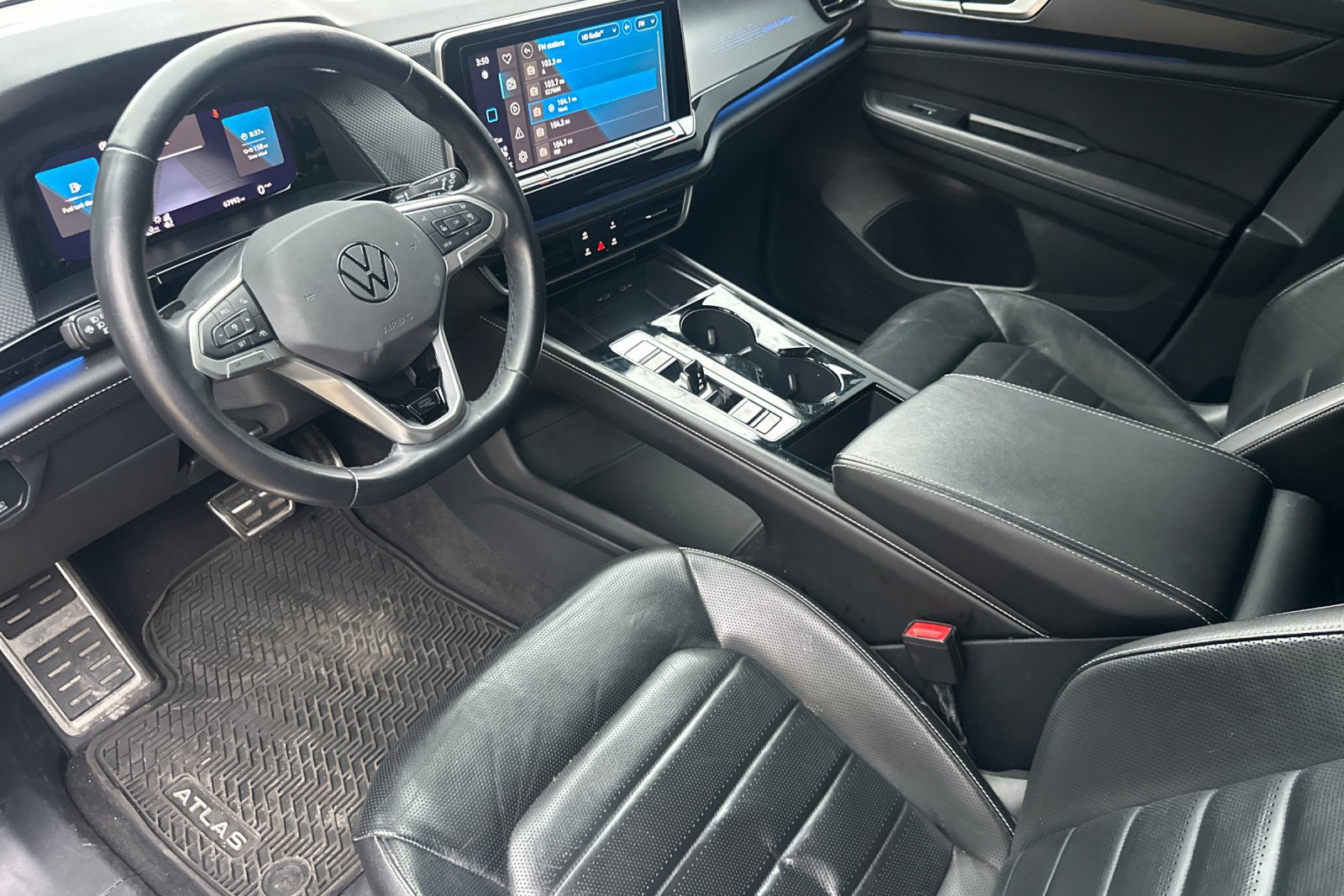 Used 2024 Volkswagen Atlas Cross Sport SEL R-Line image 10