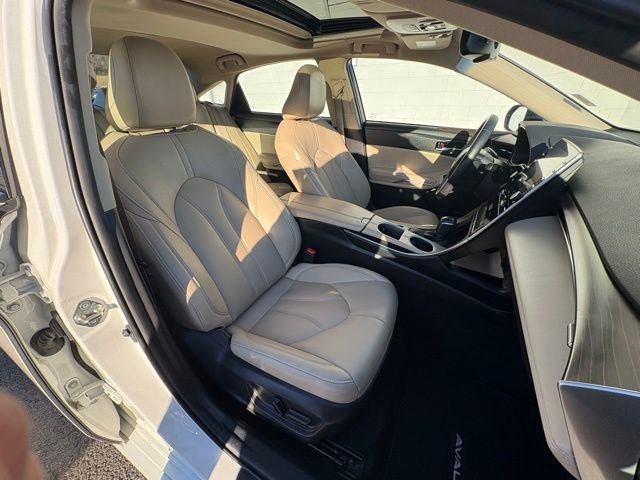 Used 2021 Toyota Avalon XLE image 29