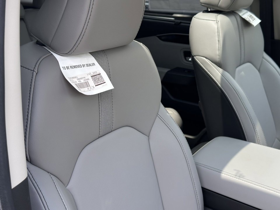 New 2025 Honda Pilot Touring image 10