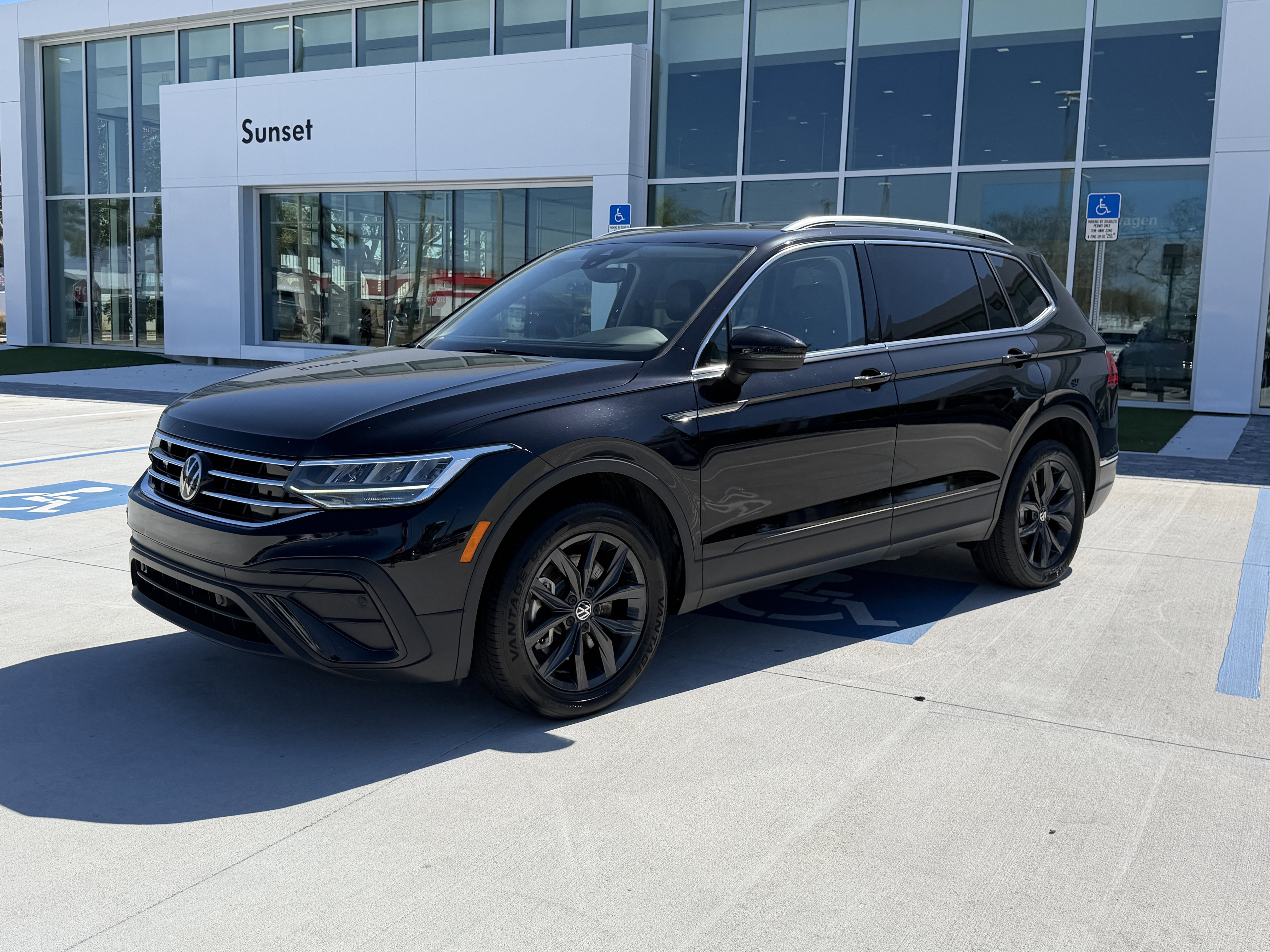 Used 2024 Volkswagen Tiguan SE image 7