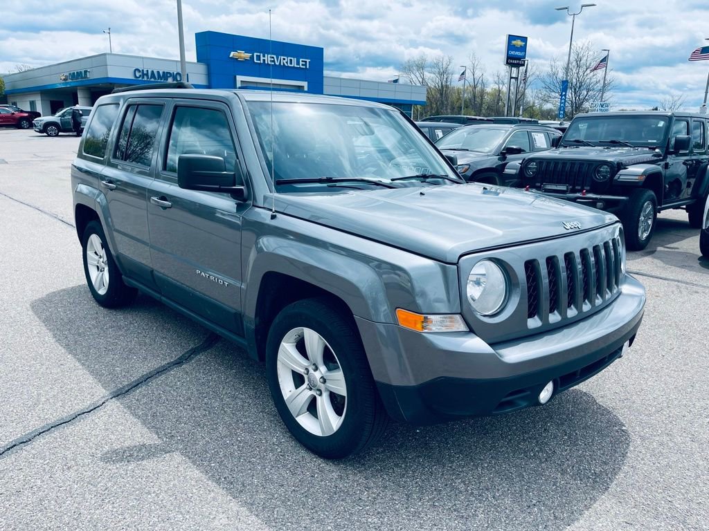 Used 2011 Jeep Patriot Latitude FWD image 9