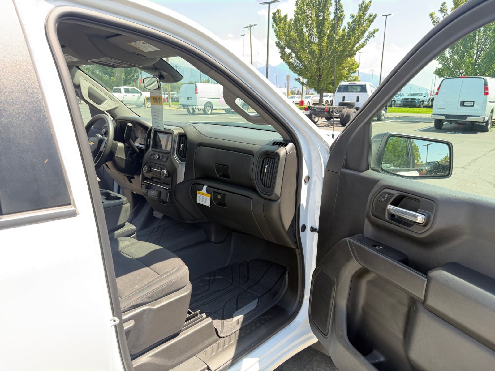New 2026 Chevrolet Silverado 1500 Custom AWD/4WD image 29