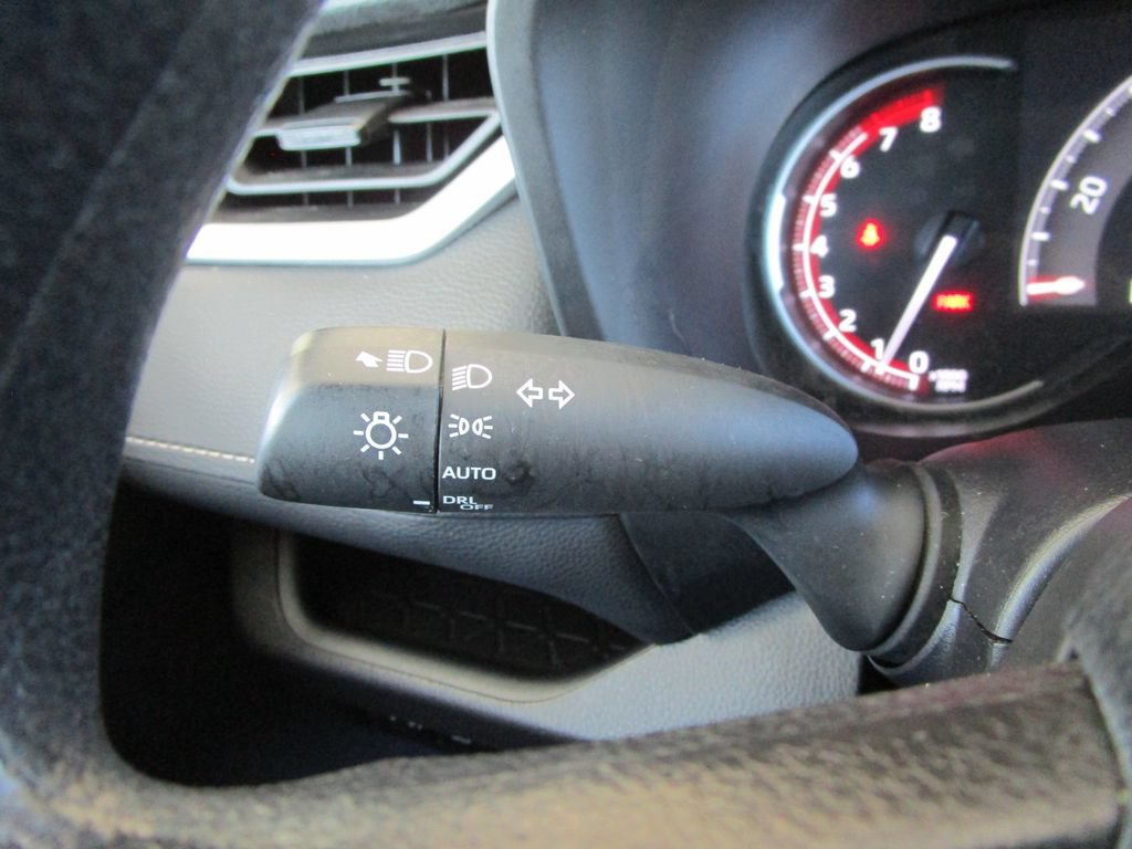 Used 2025 Toyota RAV4 XLE FWD image 29