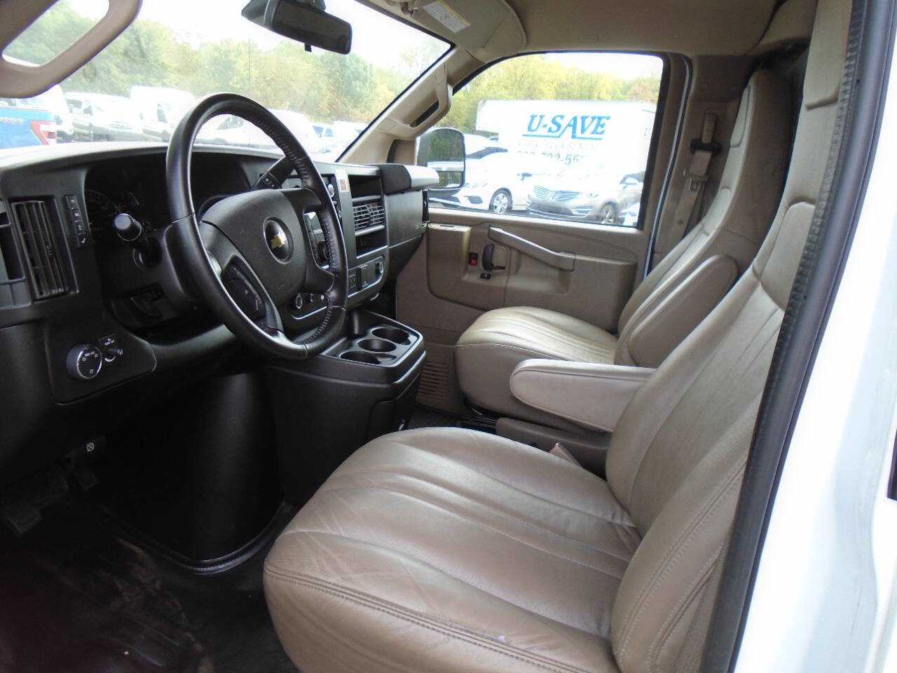 Used 2020 Chevrolet Express 3500 w/ Driver Convenience Package image 5