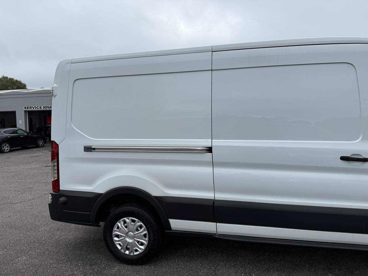 Used 2015 Ford Transit 150 148 Medium Roof w/ Interior Upgrade Package RWD image 10