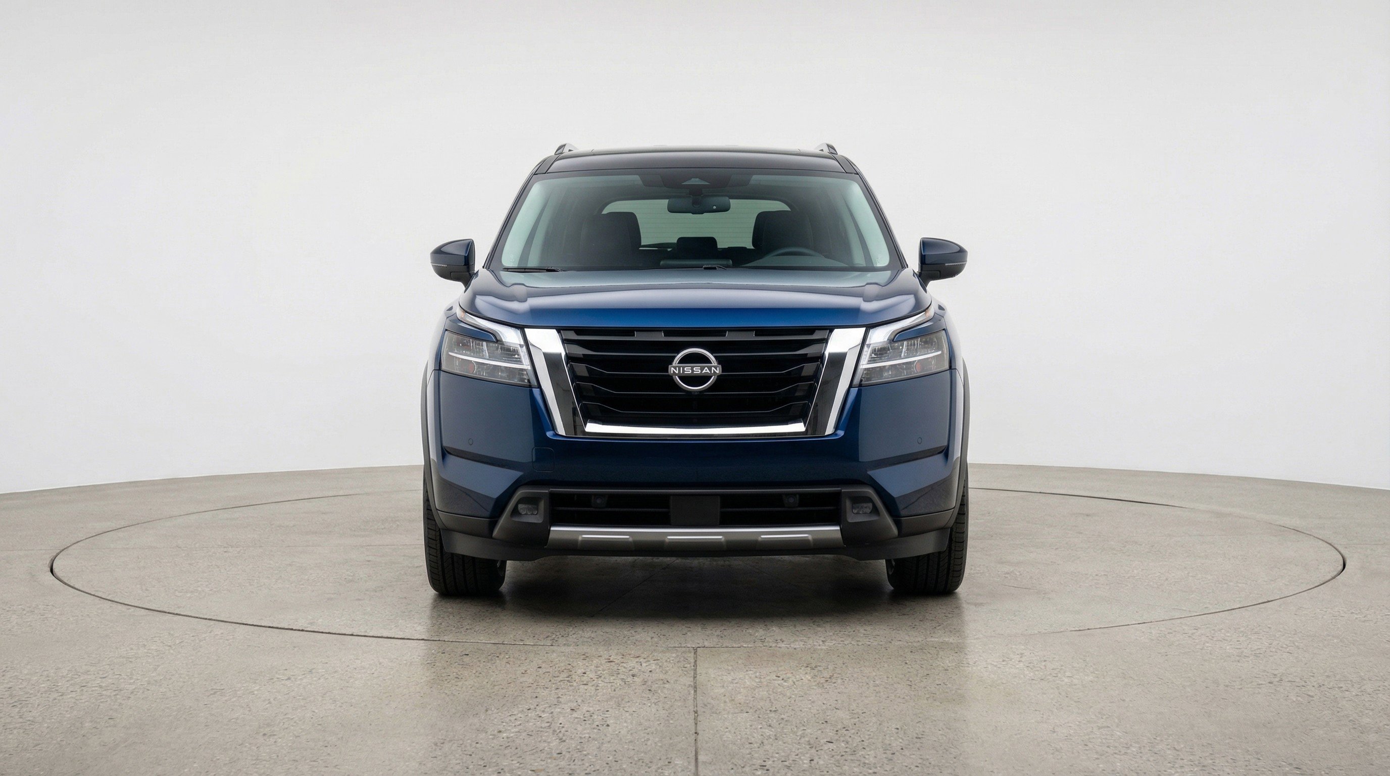 Used 2025 Nissan Pathfinder SV image 2