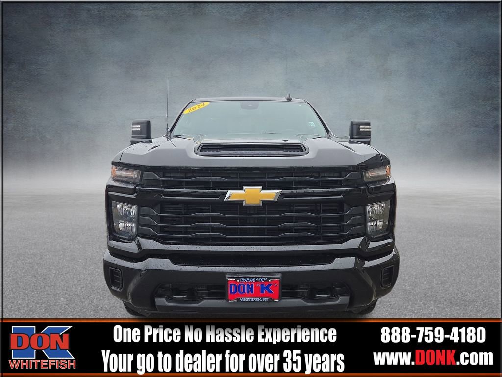 Used 2024 Chevrolet Silverado 2500 Custom w/ Custom Convenience Package image 3