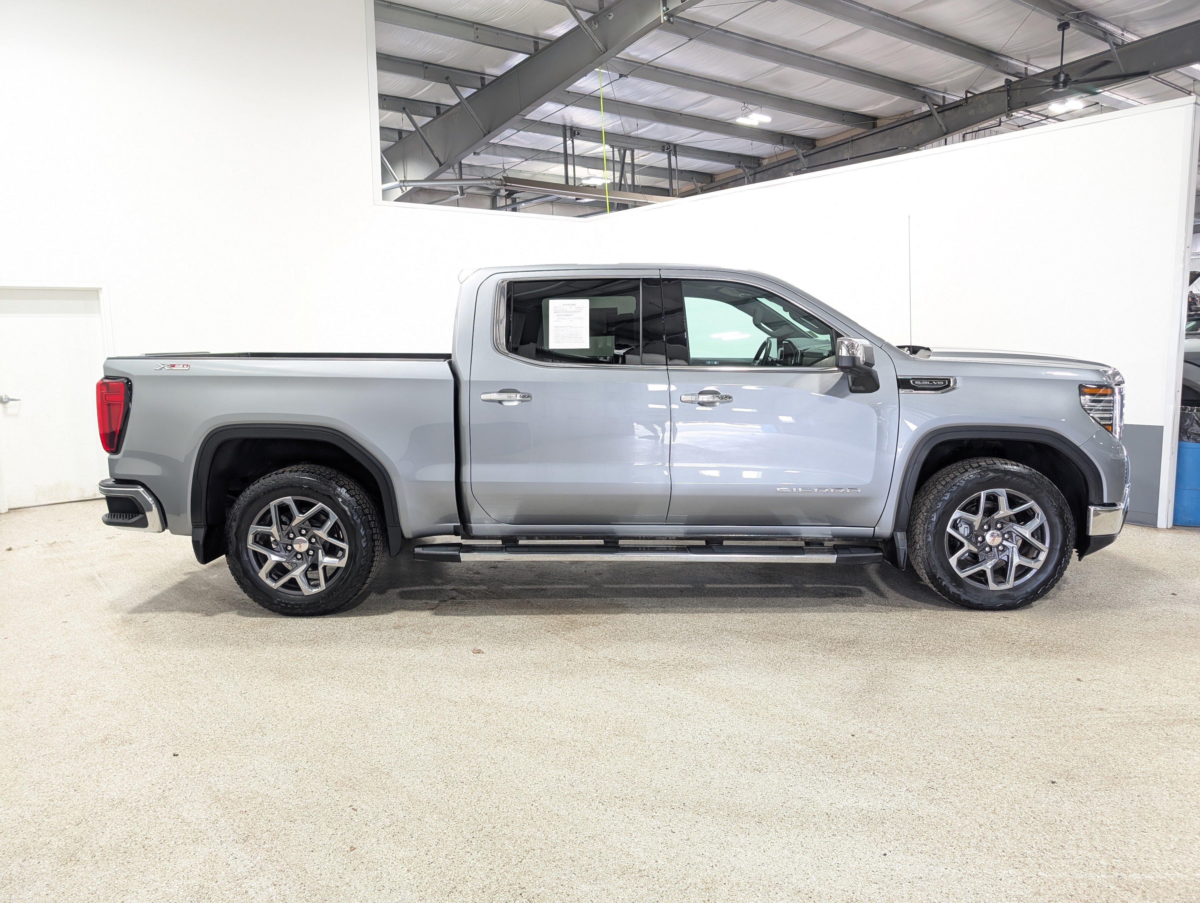 Used 2024 GMC Sierra 1500 SLT w/ SLT Premium Plus Package AWD/4WD image 2