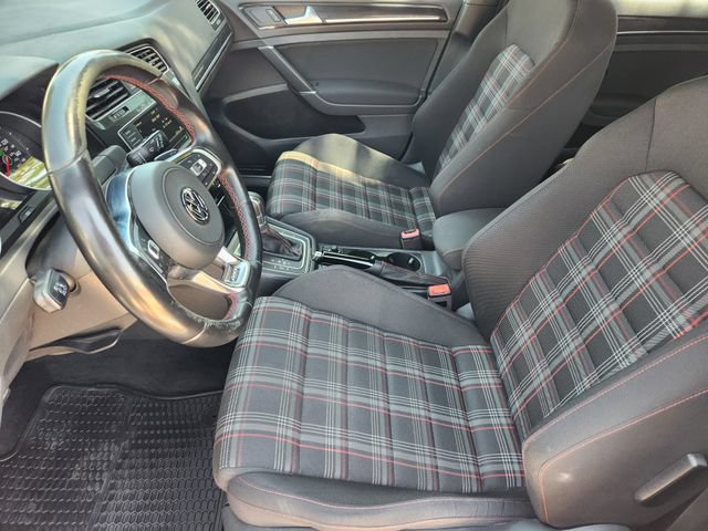 Used 2017 Volkswagen Golf 4-Door FWD image 13
