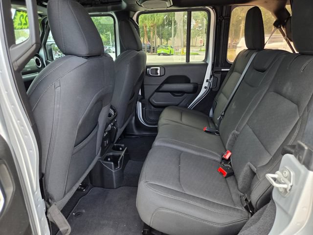 Used 2022 Jeep Wrangler Unlimited Sahara AWD/4WD image 12