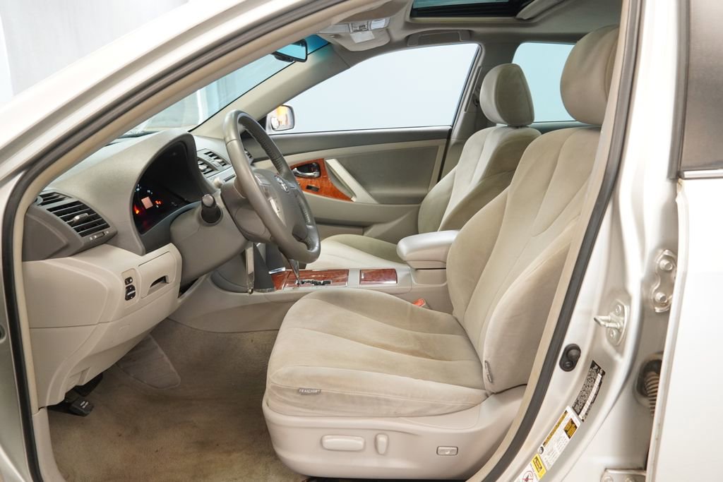 Used 2009 Toyota Camry XLE FWD image 6