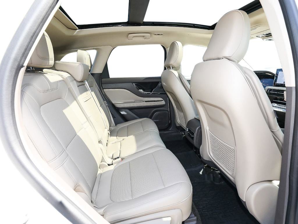 Used 2024 Lincoln Corsair AWD w/ Equipment Group 101A image 22