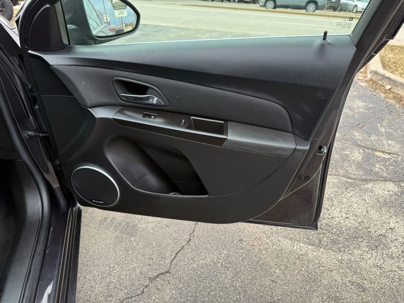 Used 2016 Chevrolet Cruze LT w/ Sun And Sound Package FWD image 17